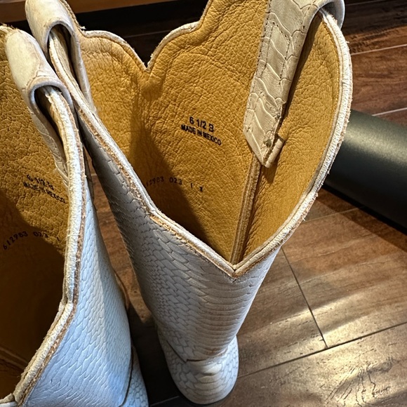 Idyllwind Strut Western Boots - Picture 2 of 5